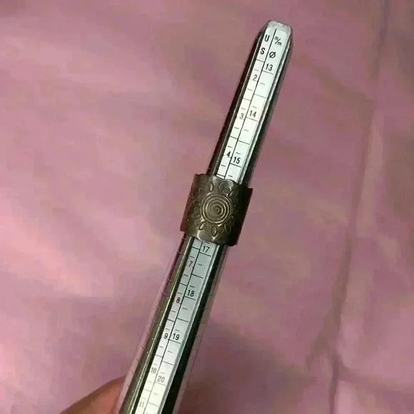 Sterling silver ring - Picture 1 of 6